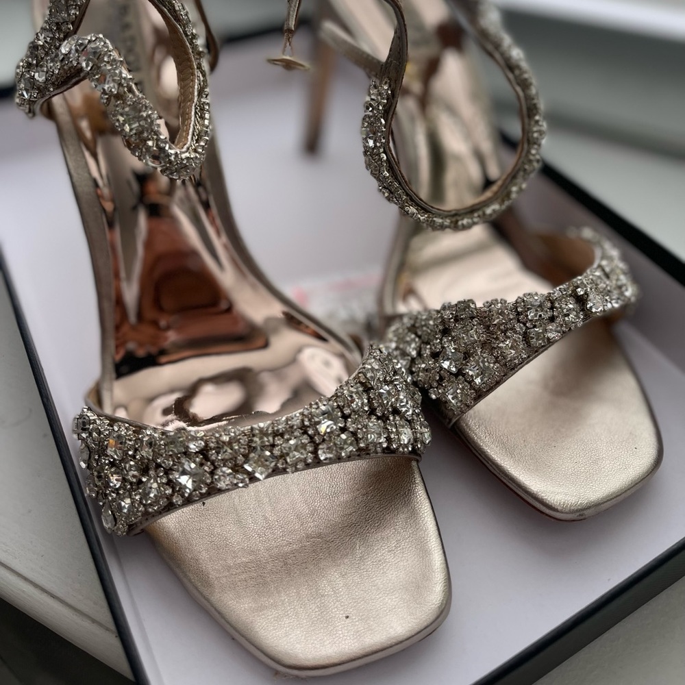 BADGLEY MISCHKA WEDDING SHOE womens 8.5 worn once, small scratch on heel